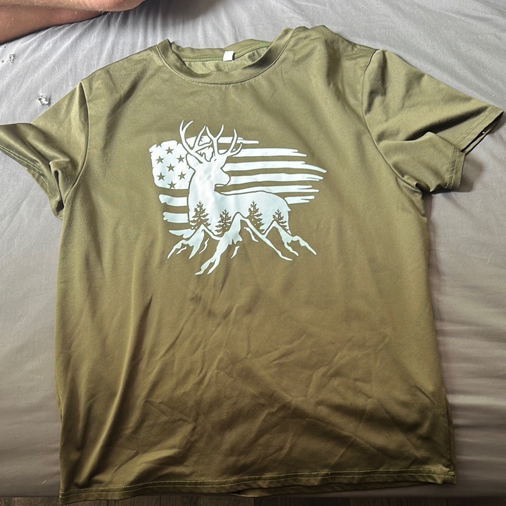 Olive Graphic T-Shirt with Deer Design
